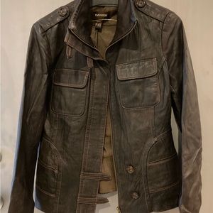 Brown vintage looking leather jacket by Danier size US 2-4/UK 8-10